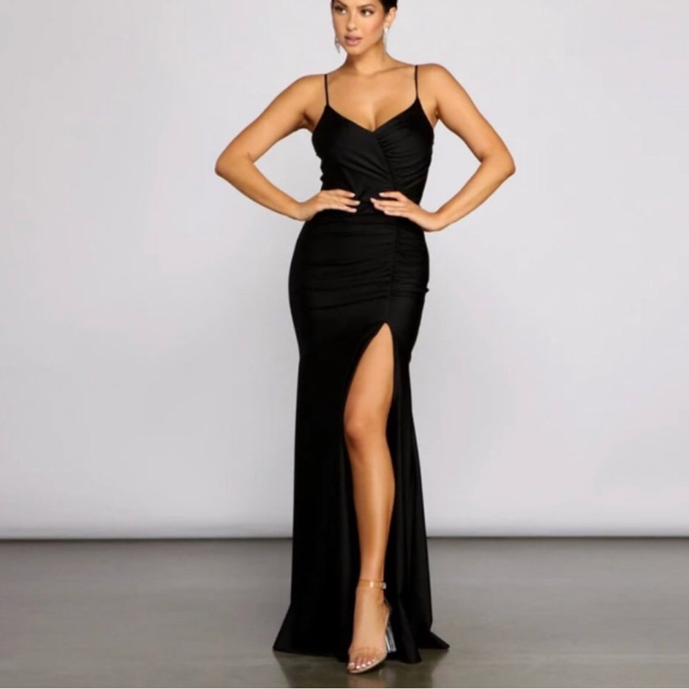 Windsor aria sleeveless, slit dress